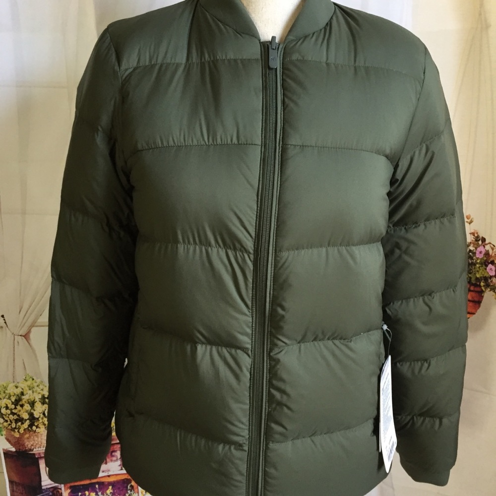 NWT LULULEMON WEIGHTLESS WONDER JACKET PEST GREEN - Picture 2 of 8